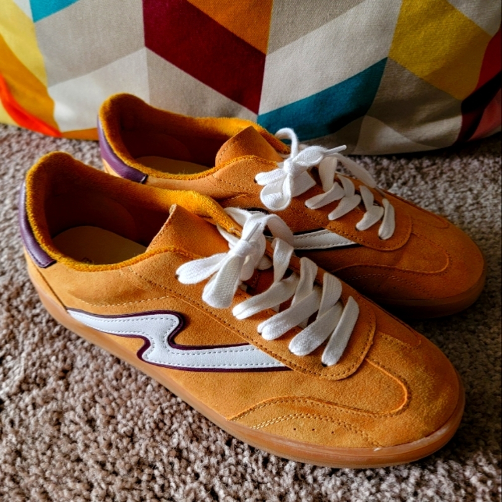 Madden Girl sneakers old school style unique blend of colors super chic